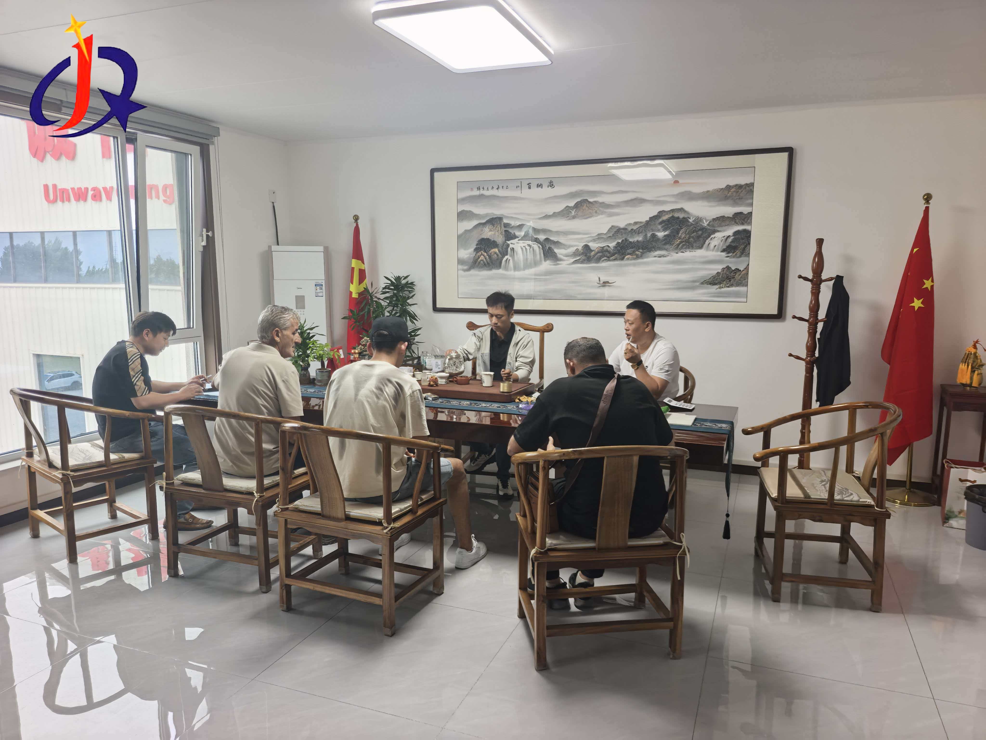 Pengedar Peralatan Pemprosesan Emas Colombia Melawat Jentera Jinqi untuk Kerjasama Pasaran Amerika Selatan